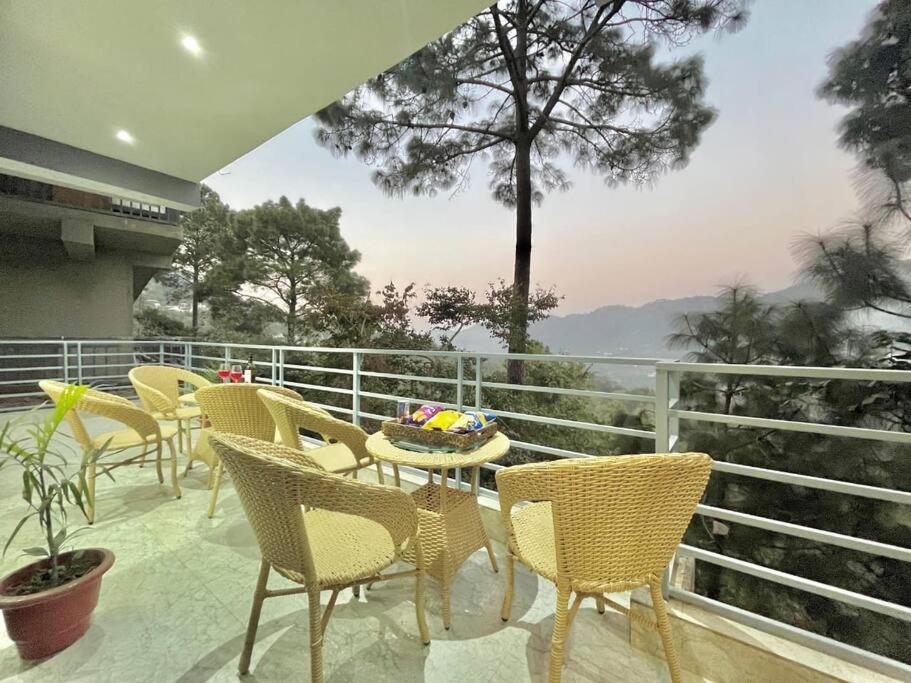 Kasauli Vista - A Boutique Stay カソーリ エクステリア 写真