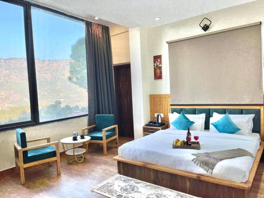 Kasauli Vista - A Boutique Stay カソーリ エクステリア 写真